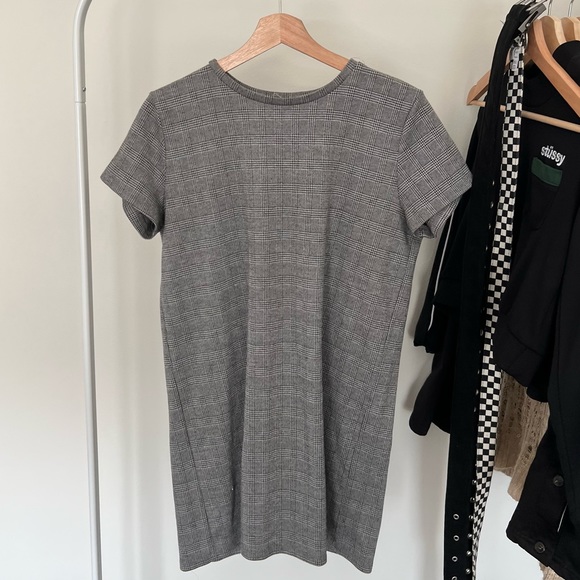woven design t shirt dress in grey (black and white) - Picture 1 of 3